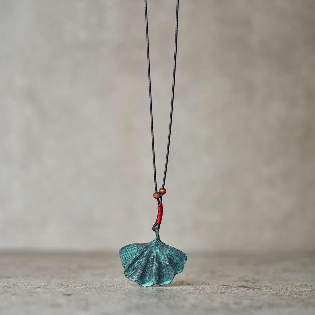 Kaklo papuošalas - Varinė saulė