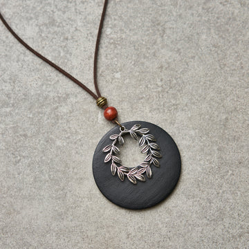 Kaklo papuošalas - Pasaulio ratas